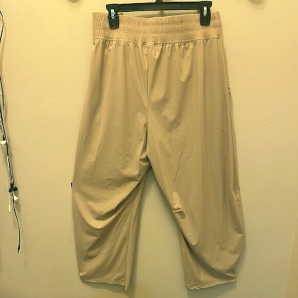 Old Navy High-Waisted SleekTech Barrel Ankle Pants - MED - NWOT - Picture 4 of 8